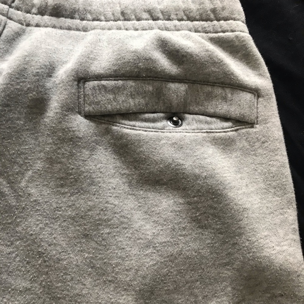 🚩Sold🚩🔥Nike Fleece Shorts🔥 - Picture 7 of 8
